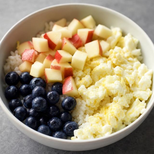 Egg Whites with White Rice, Apple, and Blueberries